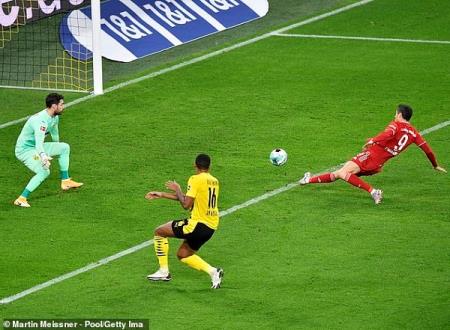 Man United tái lập kỷ lục, Bayern Munich ngược dòng hạ Dortmund