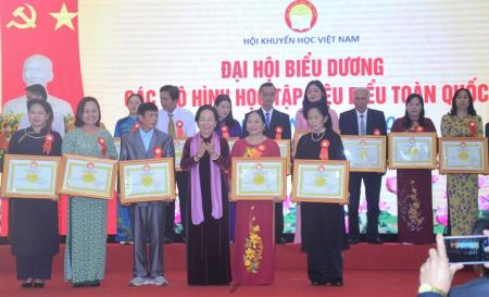 Biểu dương 294 mô hình học tập tiêu biểu toàn quốc
