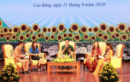Thấm nhuần phong cách Bác Hồ: “Nói đi đôi với làm”