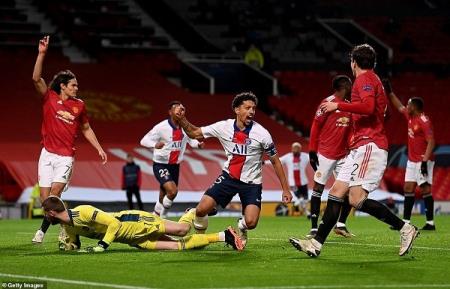 Vòng bảng Champions League: Man United đối mặt nguy cơ bị loại, Giroud lập kỳ tích