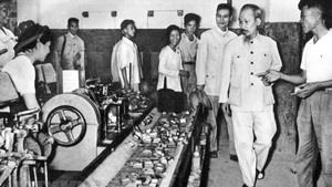 Chủ tịch Hồ Chí Minh vĩ đại với sự nghiệp đổi mới, phát triển và bảo vệ Tổ quốc