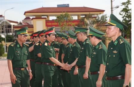 Thứ trưởng Bộ Quốc phòng Nguyễn Tân Cương thăm, kiểm tra tại Bộ Chỉ huy BĐBP thành phố Hải Phòng
