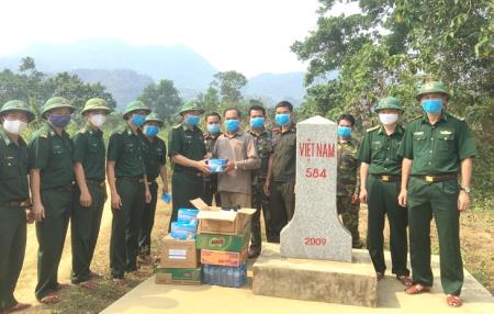 Nghĩa tình Việt - Lào trong đại dịch Covid-19