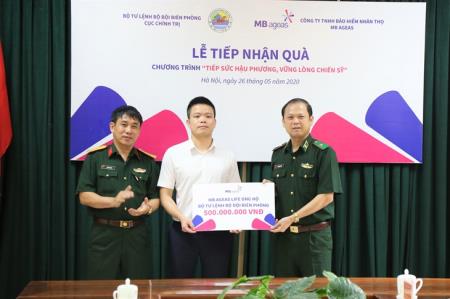 Bộ Tư lệnh BĐBP tiếp nhận kinh phí hỗ trợ phòng, chống dịch Covid-19