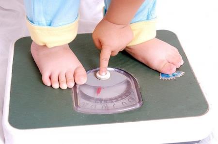 Các loại sữa tươi, sữa bột giúp tăng cân tốt cho bé 2 tuổi