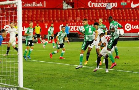 SHB Đà Nẵng thắng trận đầu tiên ở V.League, Sevilla giành 3 điểm trong ngày La Liga trở lại