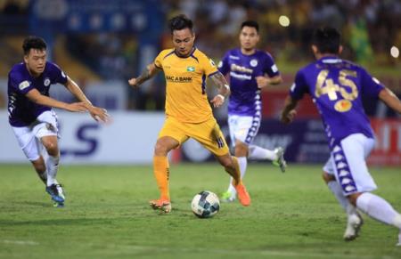 Real Madrid thắng đậm, Hà Nội FC thua sốc