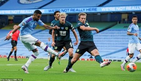 Man City thiệt quân sau đại thắng, Juventus củng cố vị trí số 1 Serie A