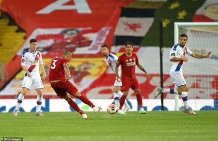 Liverpool và Man United vùi dập đối thủ, Real Madrid đòi lại ngôi đầu