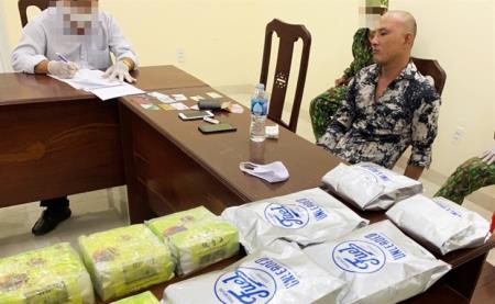 Liên tiếp triệt phá các vụ vận chuyển ma túy qua biên giới Tây Nam