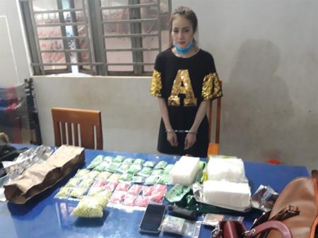 Kiều nữ vận chuyển 3kg ma túy đá từ Campuchia vào Việt Nam