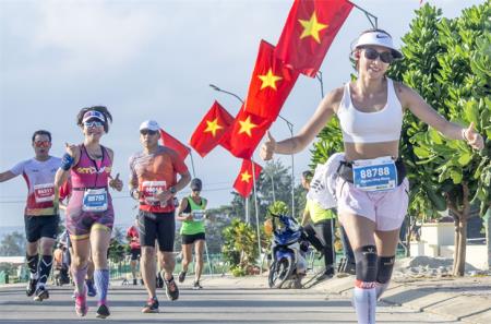 Sải chân trên quê hương hùng binh Hoàng Sa