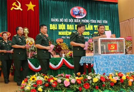 Tạo chuyển biến vững chắc, xây dựng đơn vị chính quy