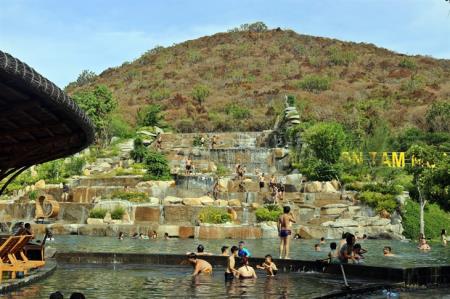 Nha Trang nhộn nhịp trở lại