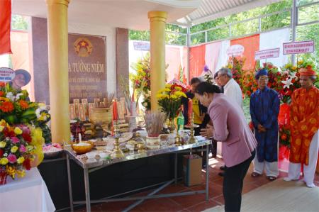 Những đóa hoa hồng tháng Bảy