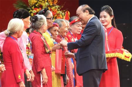 Đời đời ghi ơn những bà mẹ anh hùng