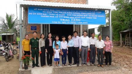 Trao nhà “Đại đoàn kết” cho các hộ nghèo trên địa bàn tỉnh Long An