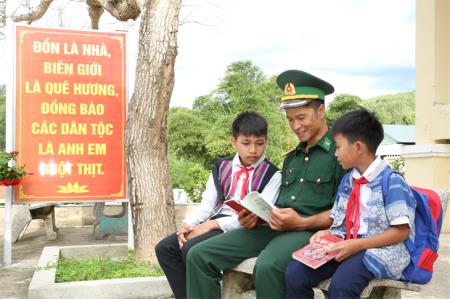 Những bố nuôi Biên phòng trên đỉnh Trường Sơn (bài 2)