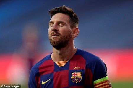 Messi gây chiến với Barcelona