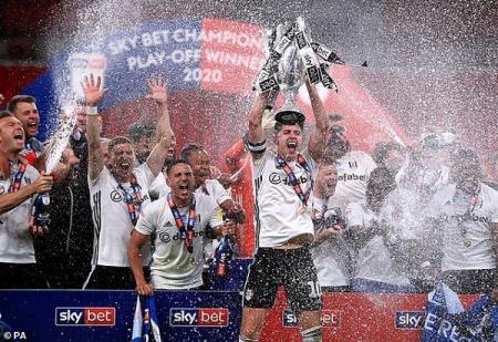 Fulham thăng hạng, “thuyền trưởng” Solskjaer quyết vô địch Europa League