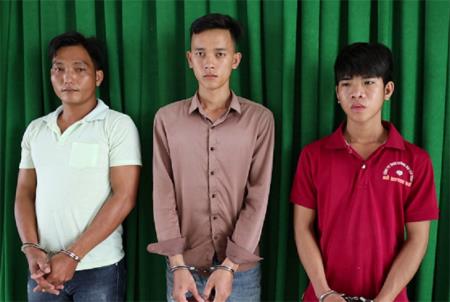 Thêm 3 đối tượng bị khởi tố vì tổ chức cho người khác xuất cảnh trái phép