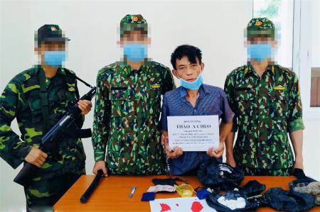 Bắt đối tượng vận chuyển trái phép chất ma túy qua biên giới