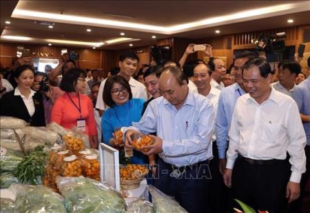 Thủ tướng Nguyễn Xuân Phúc đối thoại với nông dân miền Trung – Tây Nguyên