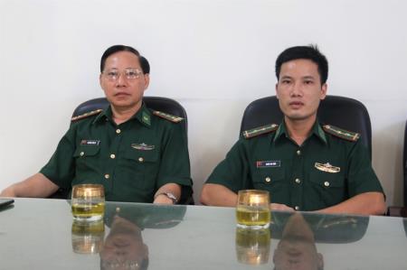 Trung úy Khuất Duy Hiếu nhặt được của rơi, trả lại người đánh mất số tiền gần 300 triệu đồng