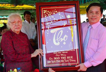 Những người phất ngọn cờ hồng (bài 4)