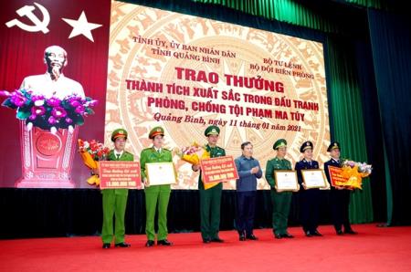 Khen thưởng Ban chuyên án triệt phá thành công vụ vận chuyển 13kg ma túy