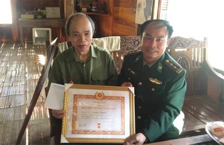 Ấm tình biên cương