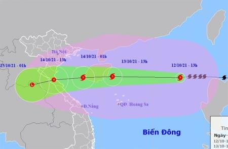 Bão số 8 di chuyển nhanh, lực lượng Biên phòng duy trì hơn 4.700 cán bộ, chiến sĩ ứng phó