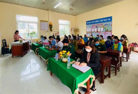 Khai giảng lớp học xóa mù chữ tại xã A Dơi