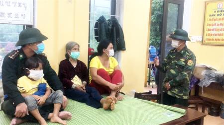 Thấm đậm tình quân dân trong mưa lũ