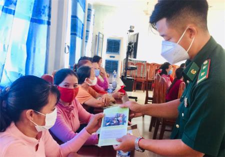Tuyên truyền kiến thức bảo vệ chủ quyền biển, đảo cho hội viên phụ nữ