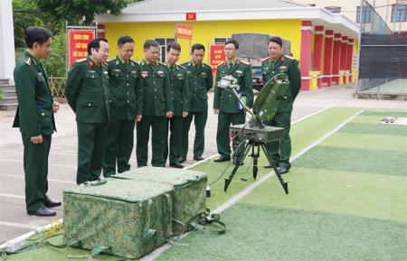 Kiểm tra công tác kỹ thuật thông tin tại Lữ đoàn Thông tin 21 BĐBP