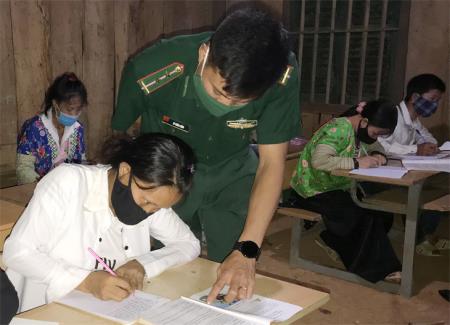 Lớp học đặc biệt trên biên cương Mường Lạn