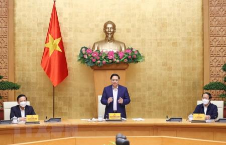 Thủ tướng: Thực hiện đồng bộ giải pháp chống dịch và phục hồi kinh tế