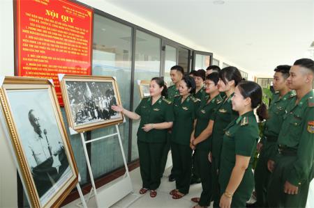 Sắc áo xanh trong đời sống văn hóa cộng đồng các dân tộc Việt Nam