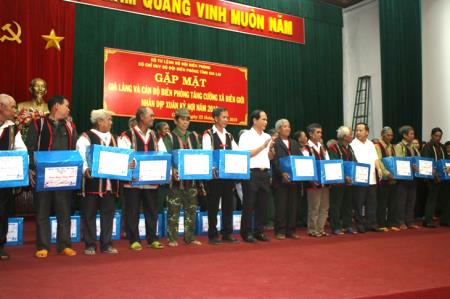 Những "cánh chim" không mỏi trên bầu trời biên giới (bài 3)