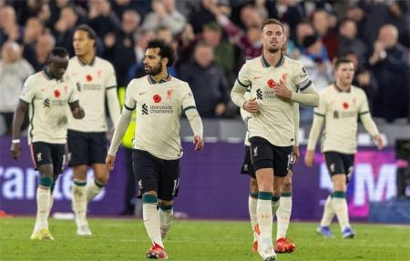 Premier League: Liverpool bại trận, Arsneal đá M.U khỏi tốp 5