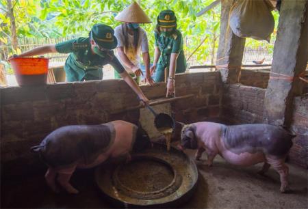 “Đồng hành cùng phụ nữ biên cương” trong đại dịch