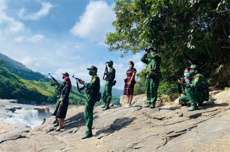 Quyết tâm đảm bảo cho chương trình Giao lưu hữu nghị Quốc phòng biên giới Việt Nam - Lào lần thứ nhất thành công tốt đẹp
