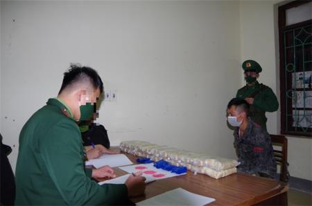 Liên tiếp bắt giữ nhiều vụ vận chuyển ma túy lớn qua biên giới Điện Biên