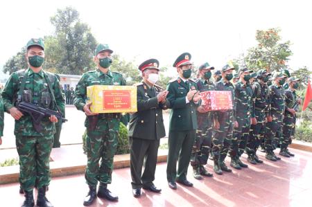 Chương trình Giao lưu hữu nghị Quốc phòng biên giới Việt Nam - Lào lần thứ nhất thành công tốt đẹp