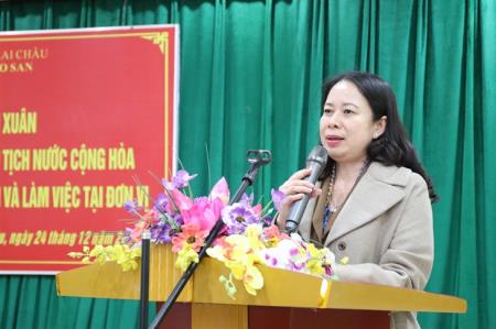 Phó Chủ tịch nước Võ Thị Ánh Xuân thăm và làm việc tại Đồn Biên phòng Dào San