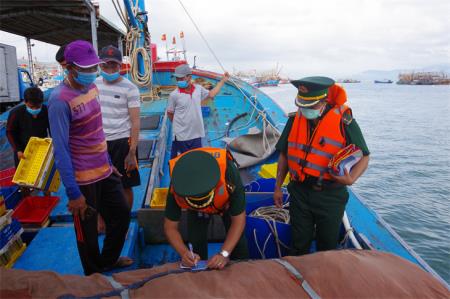 “Lá chắn thép” trên biển miền Trung