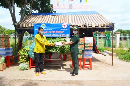 Giúp phụ nữ nghèo “không bị bỏ lại phía sau” trong đại dịch Covid-19