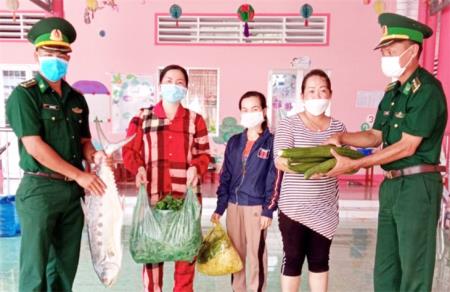 Đồng hành cùng người dân Tam Giang vượt qua đại dịch Covid-19