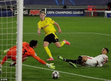 Dortmund và Porto có lợi thế, Man “xanh” bỏ xa Man “đỏ”